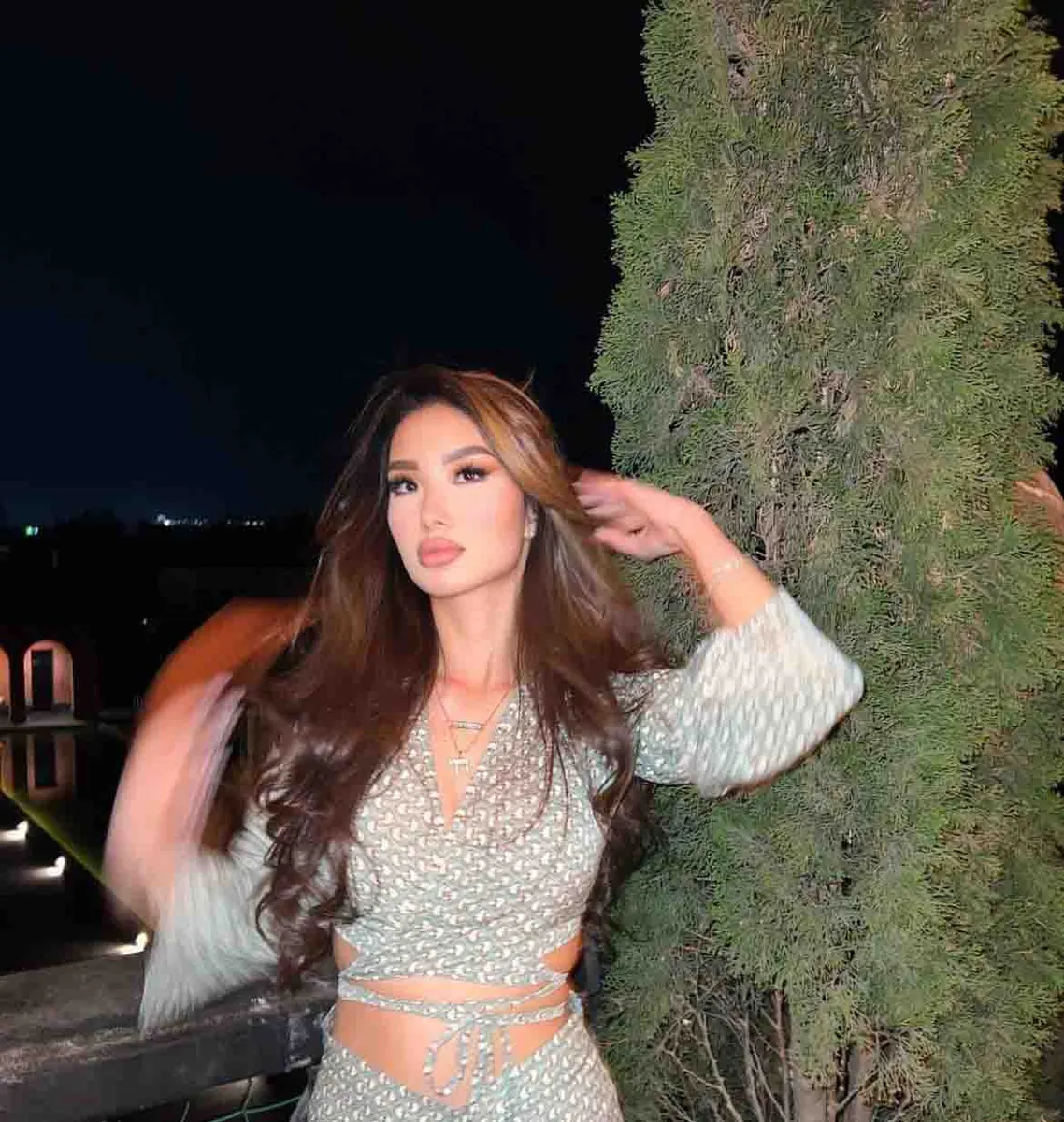 Adele escort in Parijs