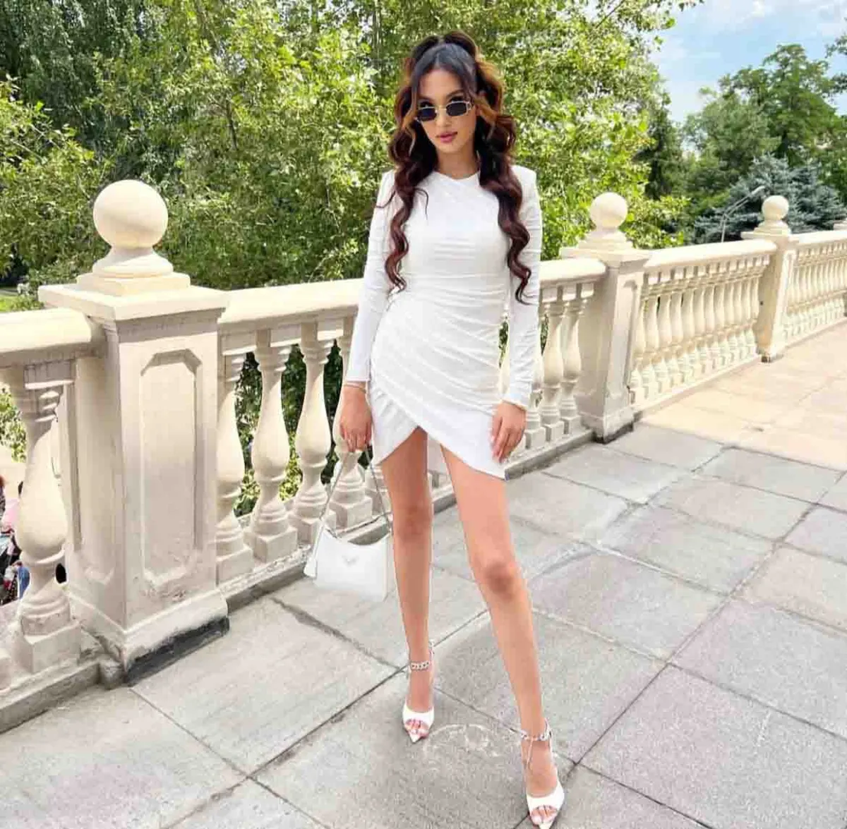 Adele escort in Parijs