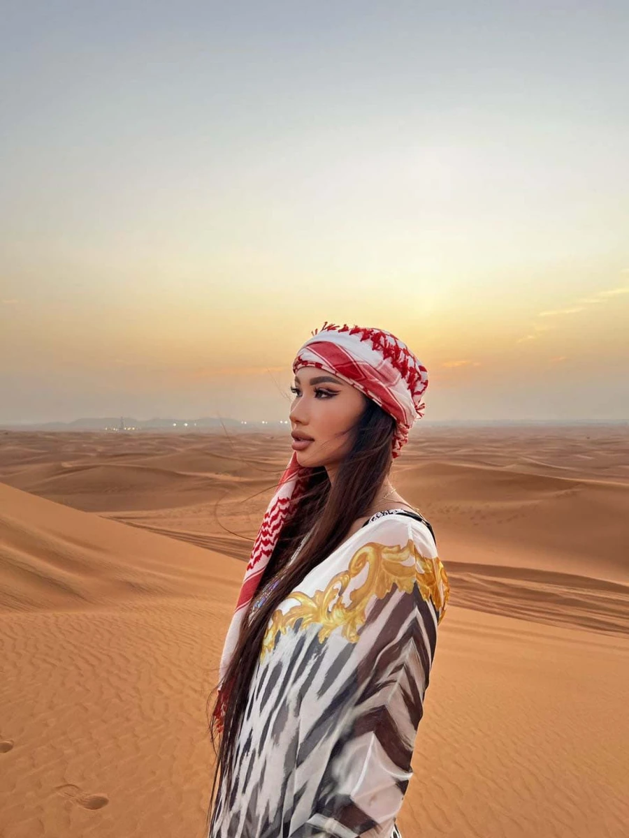 Adele escort in Parijs