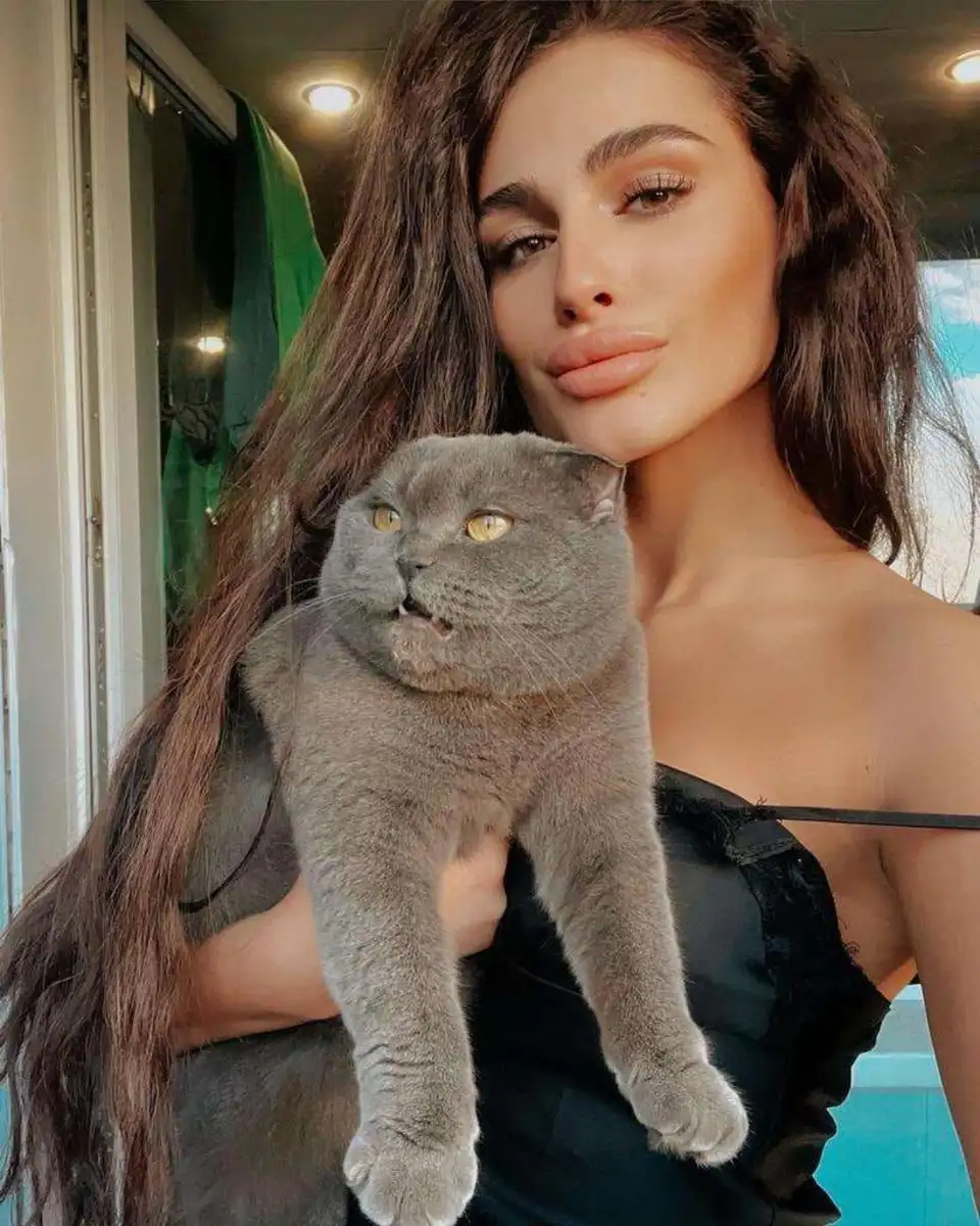 Afina Paris şehrinde eskort