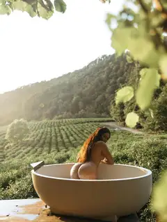 Afina Paris şehrinde eskort