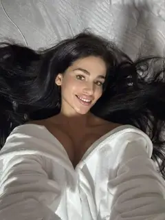 Afina Paris şehrinde eskort