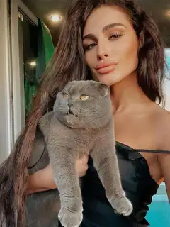 Afina Paris şehrinde eskort