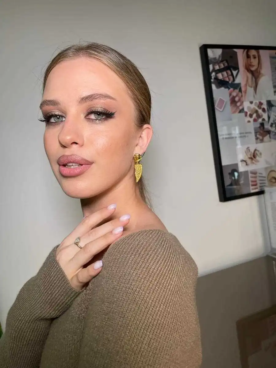 Amilina escort in Paris