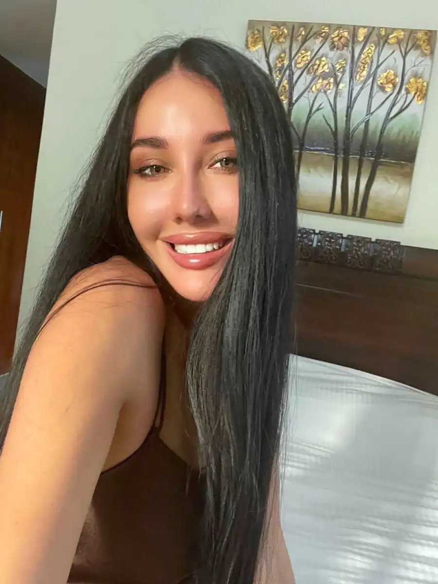 Melek Paris şehrinde eskort