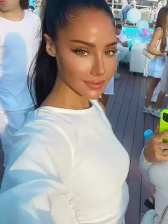 Melek Paris şehrinde eskort