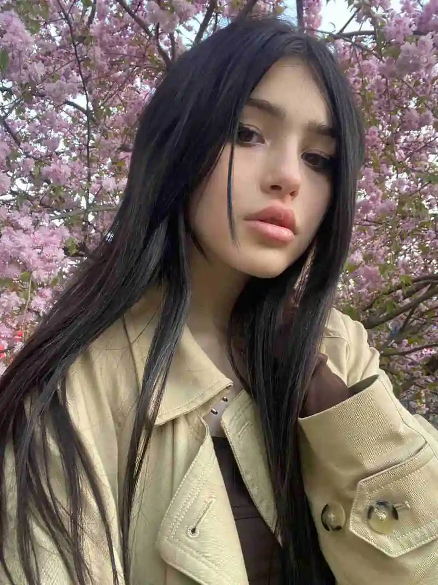 Disha escort in Paris