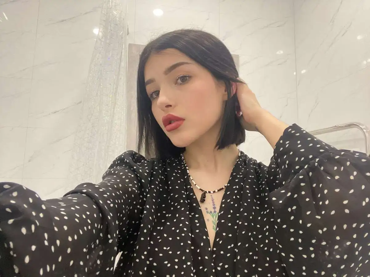 Disha escort in Paris