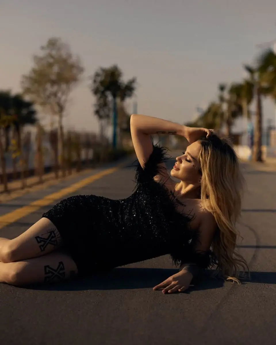 Evita escort à Paris