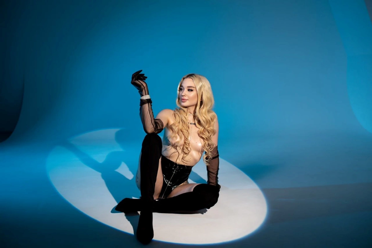 Evita escort à Paris