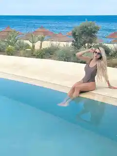 Martina escort a Parigi