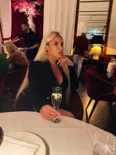 Mila escort in Paris
