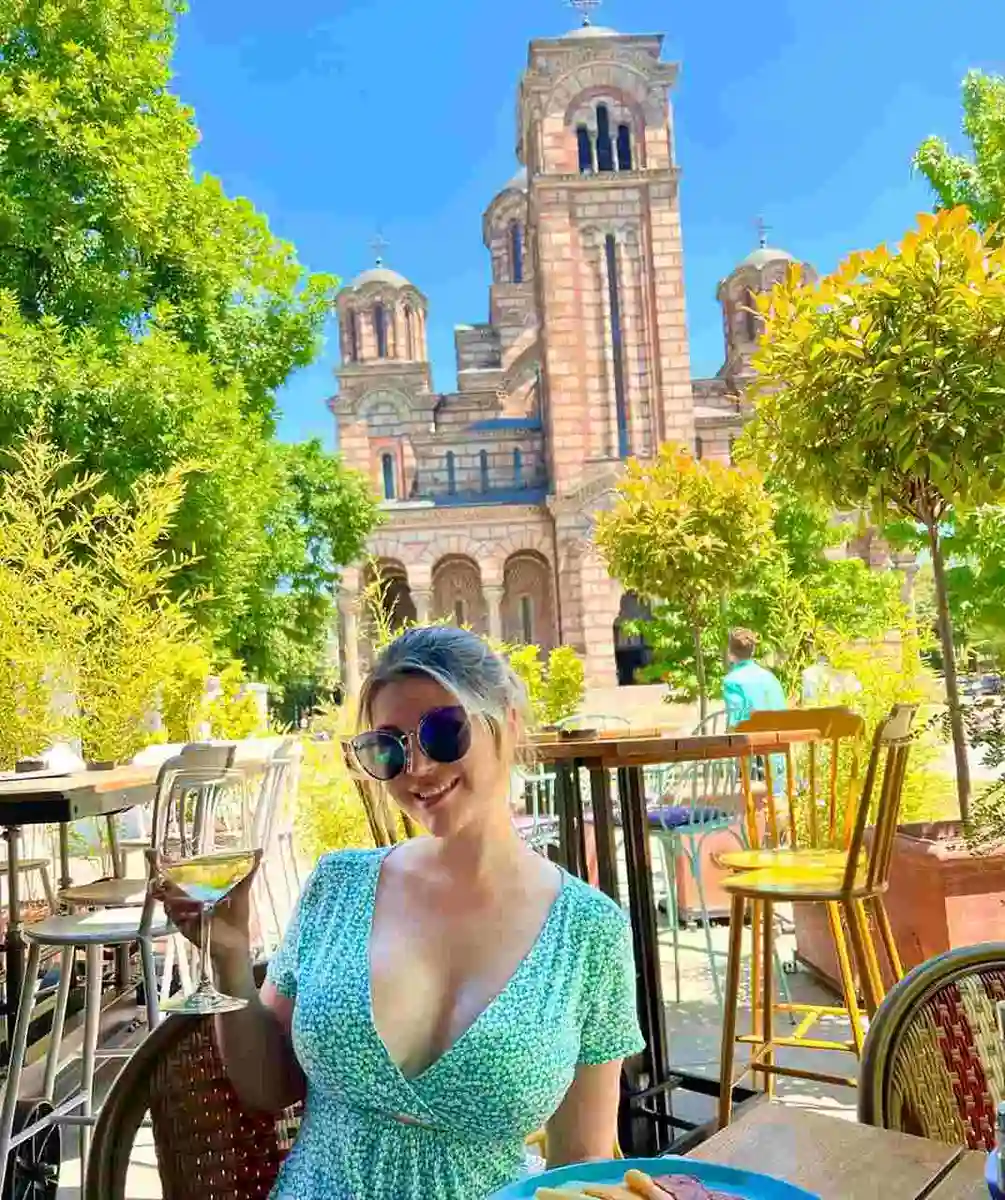 Milana Paris şehrinde eskort