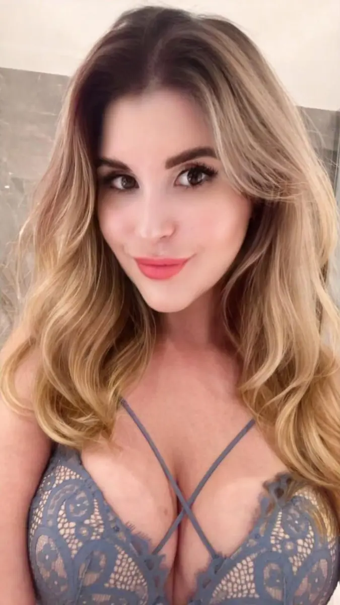 Milana Paris şehrinde eskort