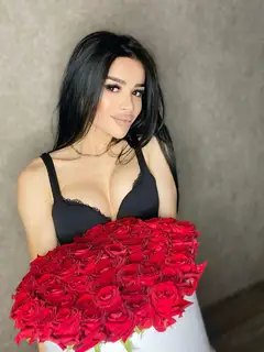 Naya escort in Paris