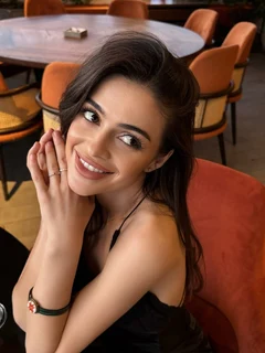 Nita escort in Paris